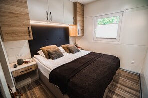 2 bedrooms, Internet, bed sheets