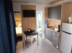 2 chambres, fer et planche à repasser, accès Internet, draps fournis