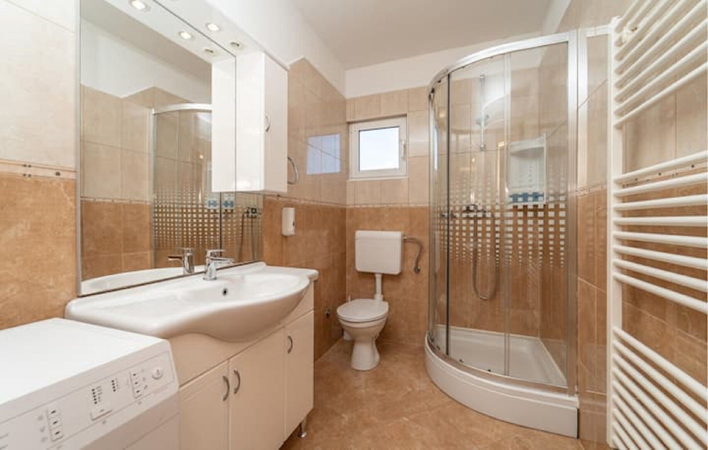 Shower, towels