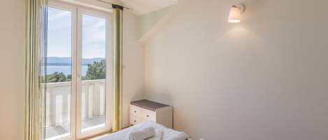 1 bedroom, iron/ironing board, Internet, bed sheets