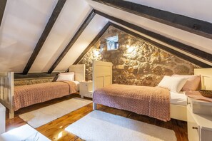 1 quarto, acesso à internet, roupa de cama