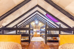 1 bedroom, internet, bed sheets