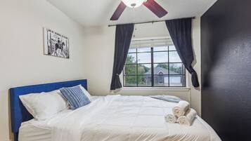 3 Schlafzimmer, Schreibtisch, kostenloses WLAN, Bettwäsche