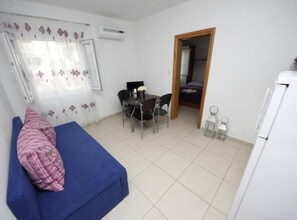 TV - Apartments Katija - Studio Apartment (Baška Voda)