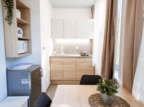 Kühlschrank, Mikrowelle, Toaster