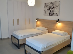 1 habitación, tabla de planchar con plancha, internet y ropa de cama 