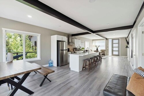 Modern Lakehouse and Guest home with Partial Lake View