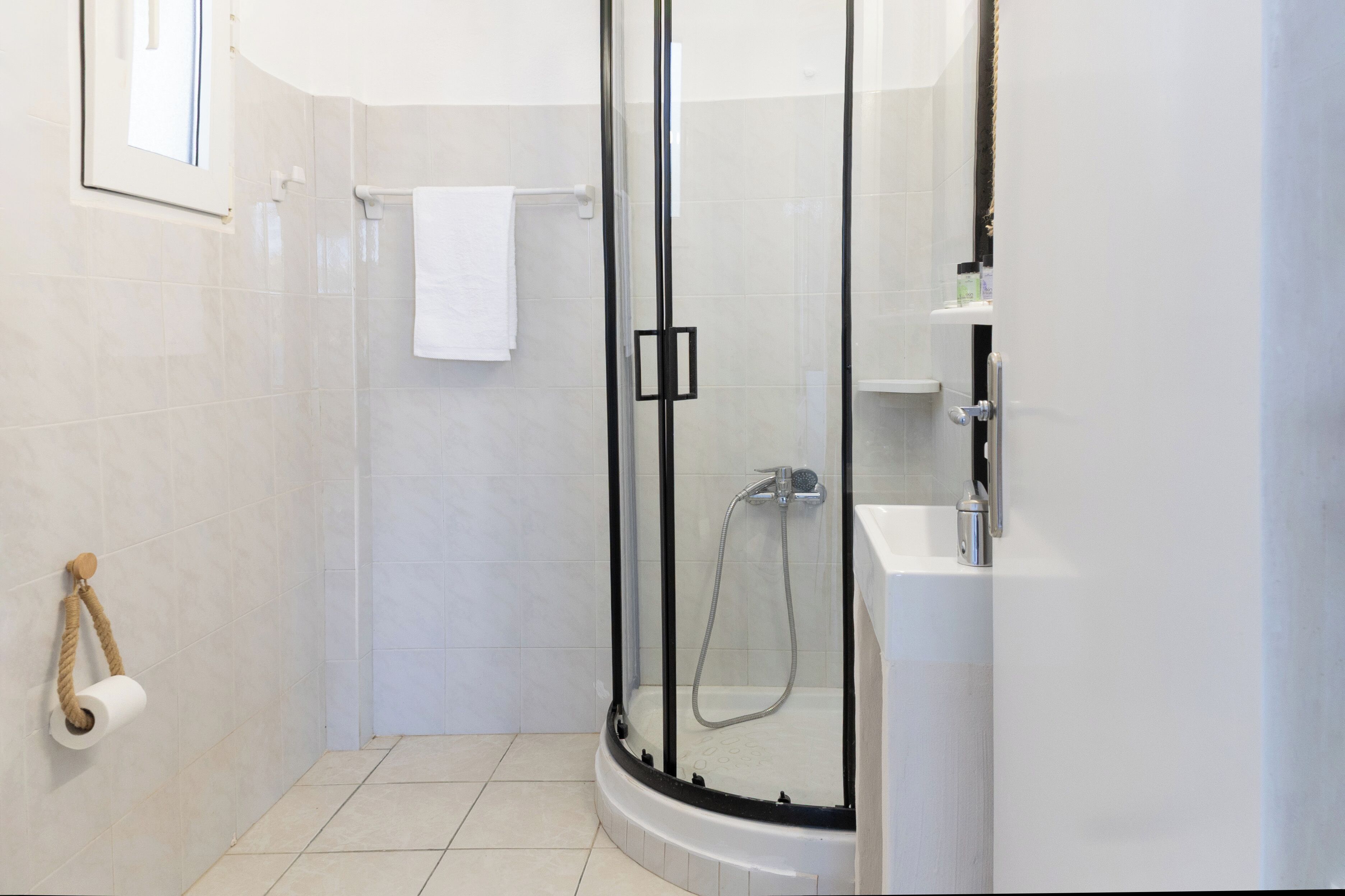 Jabón, shampoo, papel higiénico