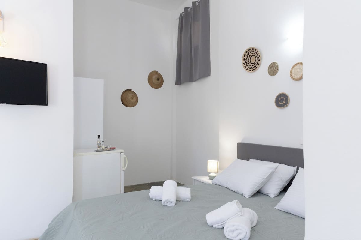 Klassieke tweepersoonskamer | Een minibar, geluiddichte muren, gratis wifi, beddengoed