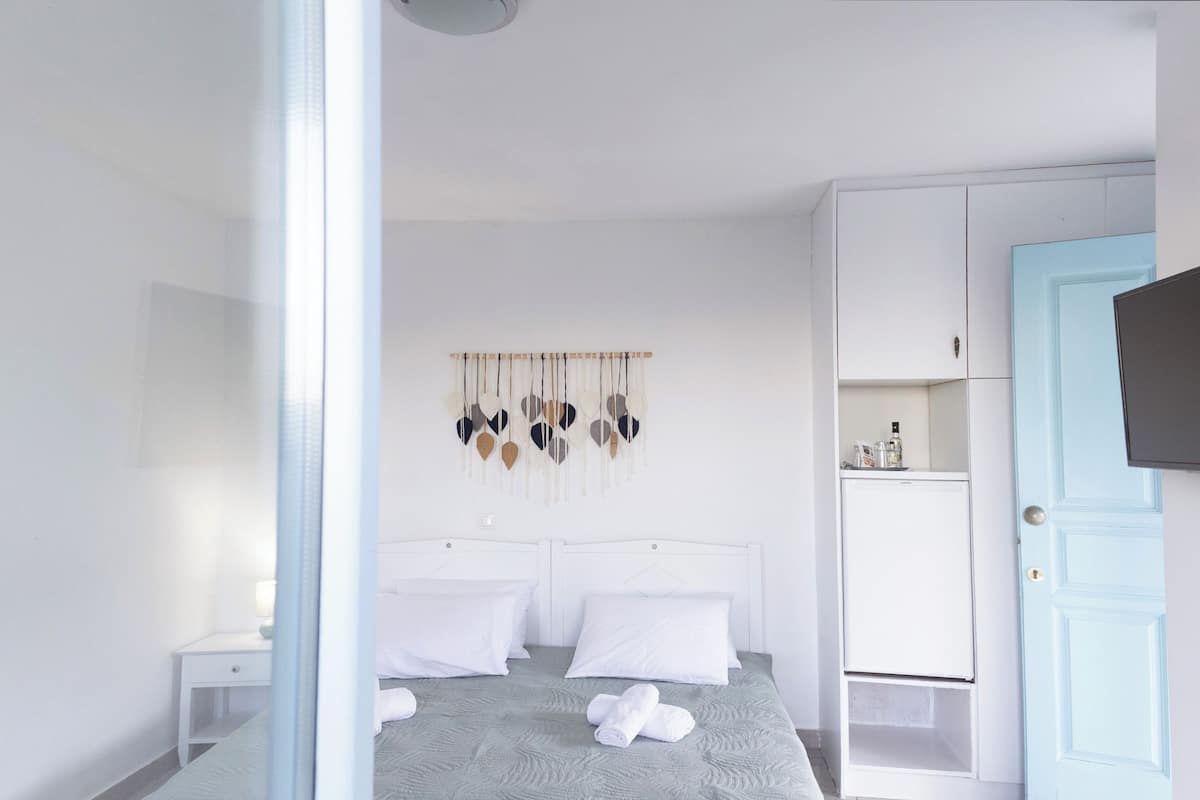 Een minibar, geluiddichte muren, gratis wifi, beddengoed