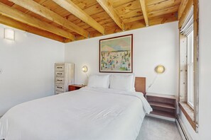 3 bedrooms, WiFi, bed sheets