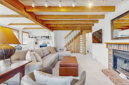 Convenient village condo w/ mountain views, close to Okemo, partial a/c, w/d