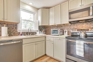 Fridge, microwave, stovetop, dishwasher - Backyard Chilling: Cape Cod Home Steps to Beach (East Falmouth)