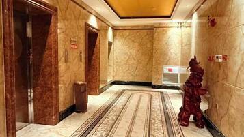 المنشأة من الداخل