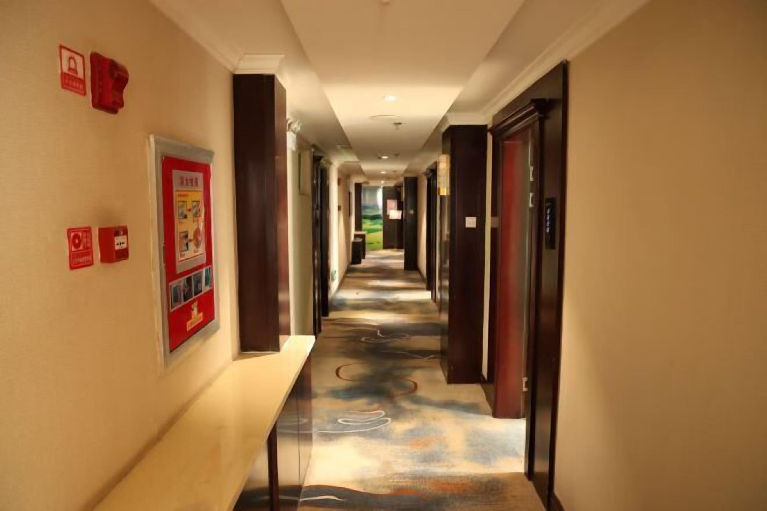 المنشأة من الداخل