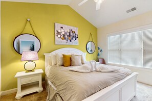 2 bedrooms, iron/ironing board, internet, bed sheets