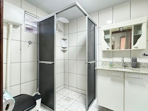 Villa | Bathroom