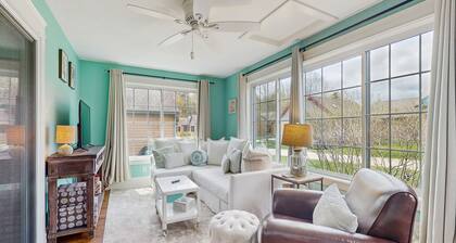 Charming Cottage with a Game Room, Pool, and Coastal Attractions Nearby