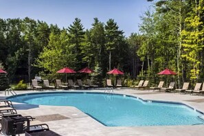 A heated pool - Charming Cottage with a Game Room, Pool, and Coastal Attractions Nearby (Wells)