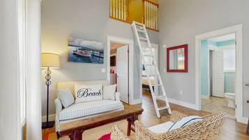 2 bedrooms, internet, bed sheets