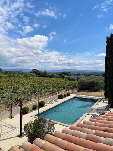 Air-conditioned house between vineyards and olive groves: 4 bedrooms and private pool