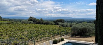 Maison climatisée entre vignes et oliviers : 4 chambres et piscine privée
