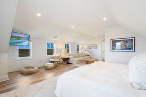 4 soverom, safe på rommet, skrivebord og strykejern/-brett