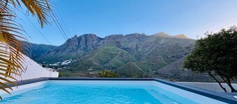 3 bedroom house with garden and private pool Tamadaba view