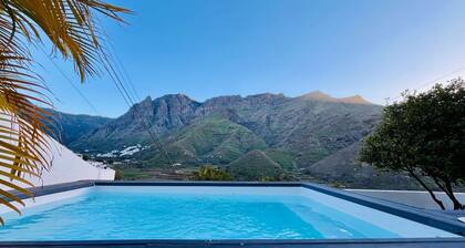 3 bedroom house with garden and private pool Tamadaba view