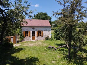 Exterior - Le Bouchat: quiet cottage in the middle of the bocage, ideal for decompression (Cesset)