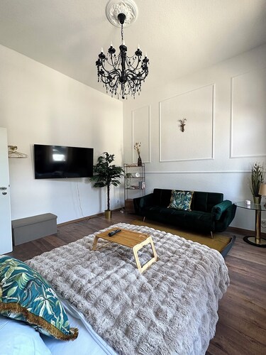 Premium old building apartment in the south of Duisburg, near Düsseldorf airport & trade fair center