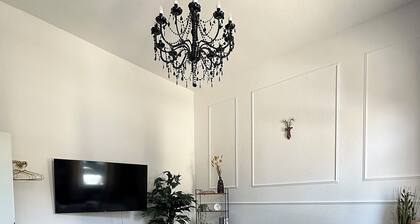 Premium old building apartment in the south of Duisburg, near Düsseldorf airport & trade fair center