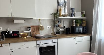 Premium Altbau Apartment im Duisburger Süden, Nähe Flughafen & Messe Düsseldorf