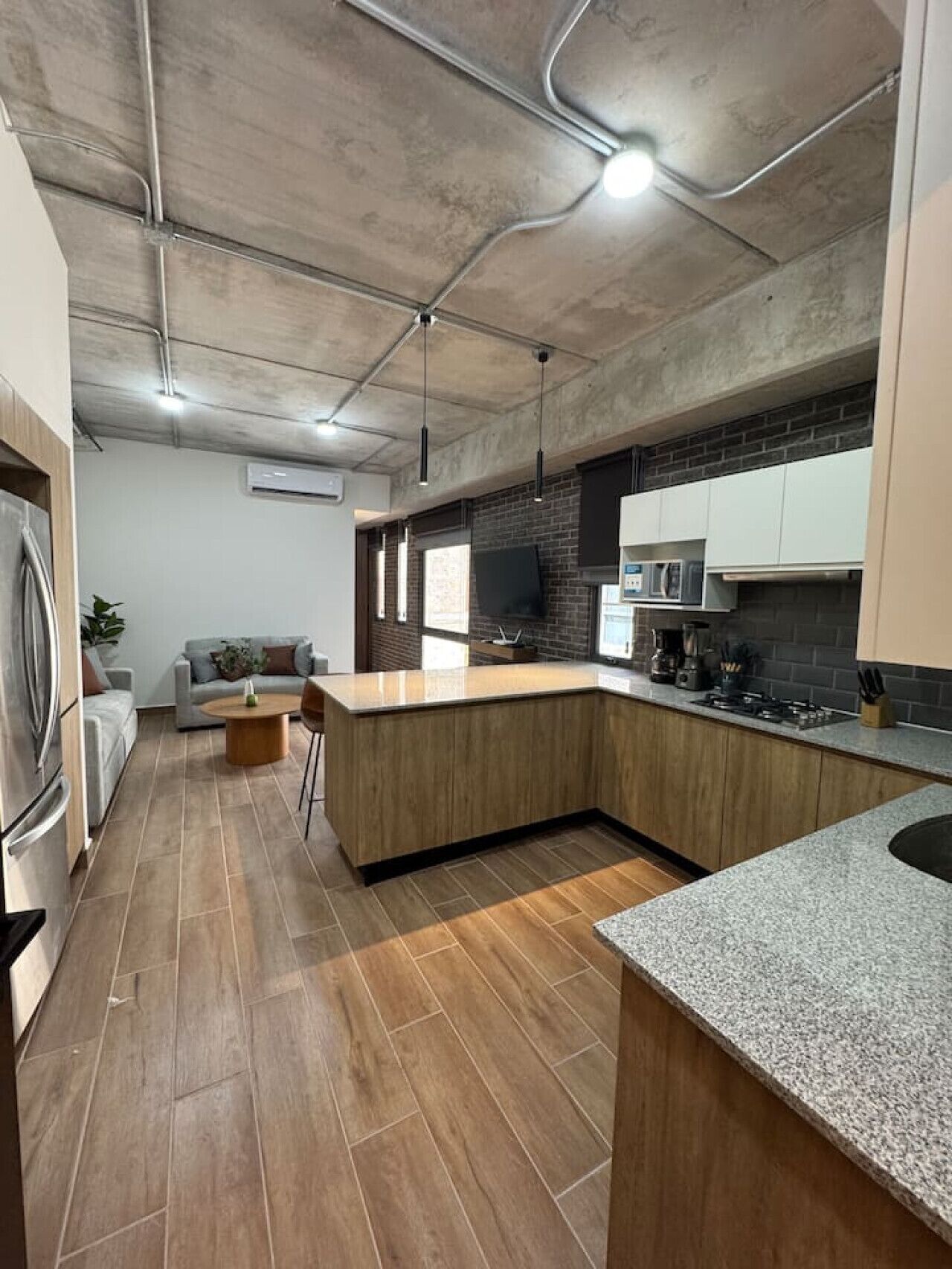 冰箱、微波炉、烤箱、炉灶