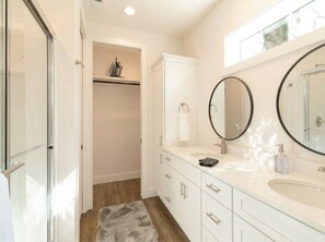 Hair dryer - Gentle Bear Cottage (Short walk to waterfall!) (Cashiers)