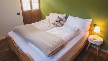 Deluxe Double Room, Vineyard View | Desk, laptop workspace, blackout drapes, free WiFi