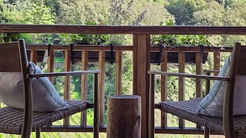 Doppia Deluxe, vista vigneti | Una scrivania, postazione laptop, tende oscuranti, Wi-Fi gratuito