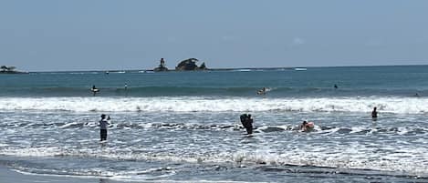 Una spiaggia nelle vicinanze