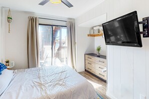 1 chambre, fer et planche à repasser, accès Internet, draps fournis