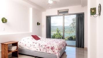 3 bedrooms, desk, iron/ironing board, travel crib