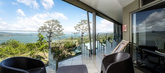 Spacious 3-bedroom condo in wonderful Lake Arenal with WiFi, AC, swimming pool.