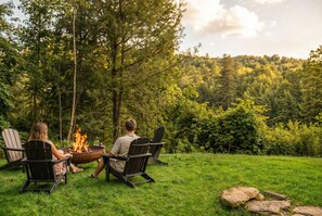 Property grounds - Emerald Ferns Cottage (Short walk to waterfall!) (Cashiers)