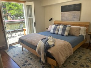 1 bedroom, iron/ironing board, travel cot, free WiFi