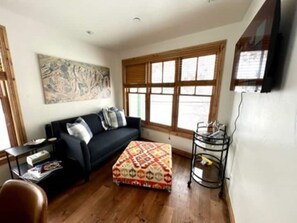 スマートテレビ、書庫、ステレオ