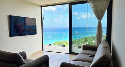 D'Maria: Modern oceanfront apartment, 6th floor and rooftop pool