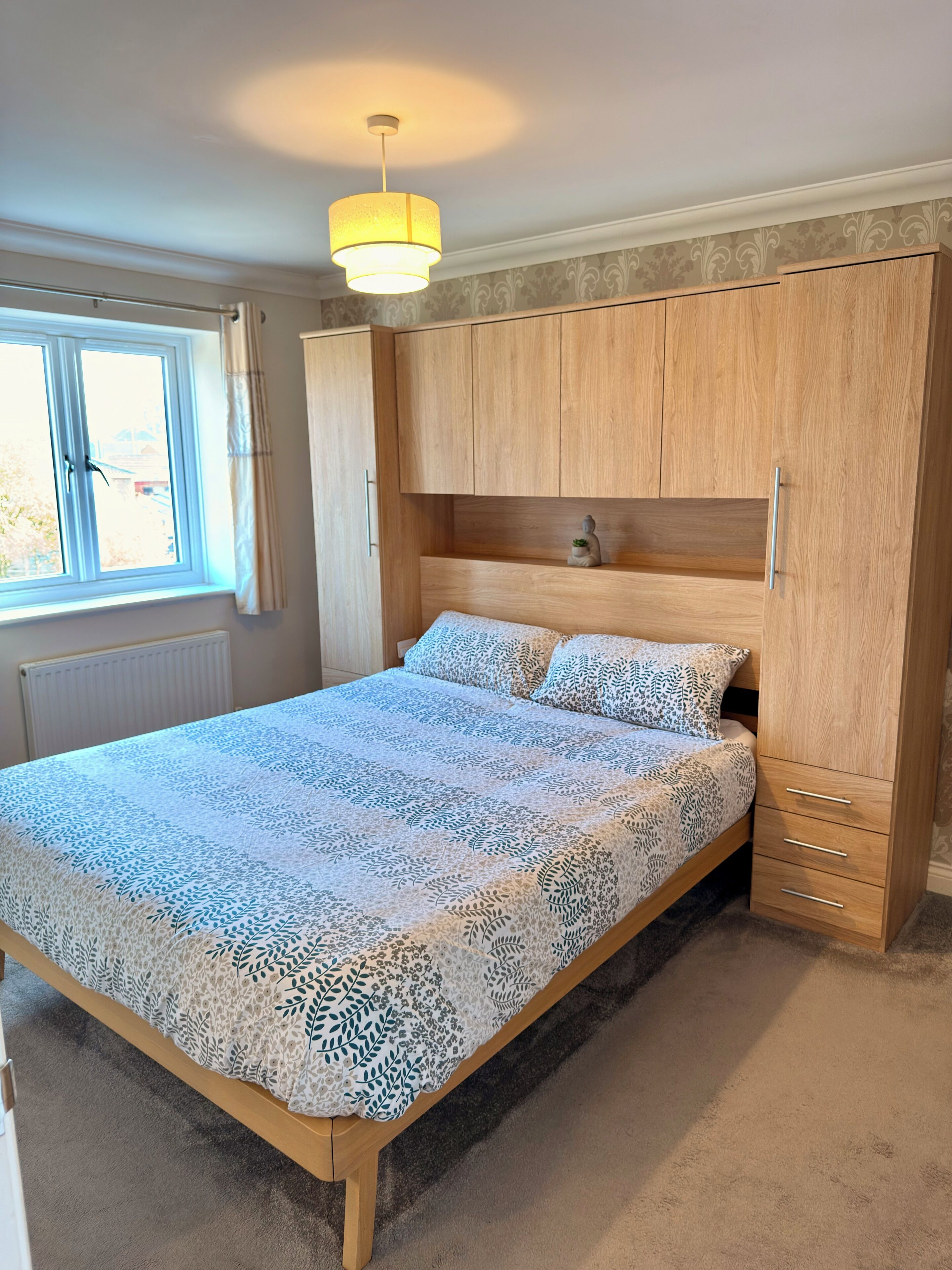3 bedrooms, desk, iron/ironing board, travel crib