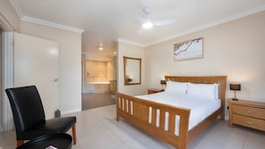 5 bedrooms, iron/ironing board, free WiFi