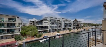 Florian on Mews - 5 Bedroom Townhouse