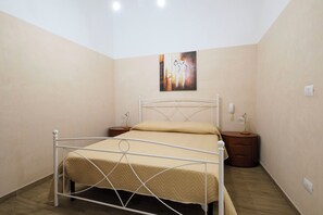 2 soverom, strykejern/-brett, wi-fi og sengetøy