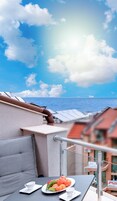 Estúdio clássico, sacada, vista para o mar | Terraço/pátio